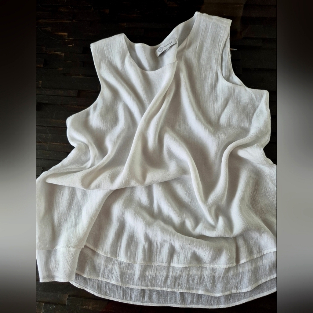 White Relaxed  Sleevless Blouse